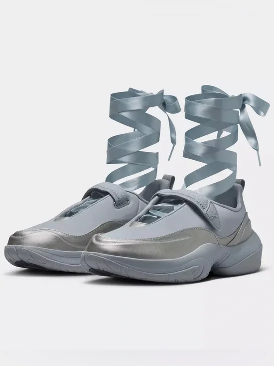 📎 NIKE POINTE MARY JANE DUST METALLIC SILVER 🩶 - Picture 1 of 4